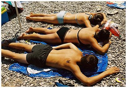 Sonnenhungrige am Strand - Jugendfreizeit in Kroatien
