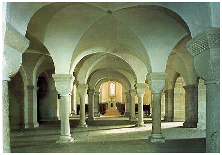 Klosterkirche Lippoldsberg - Nonnenkrypta - Blick ins Kirchenschiff